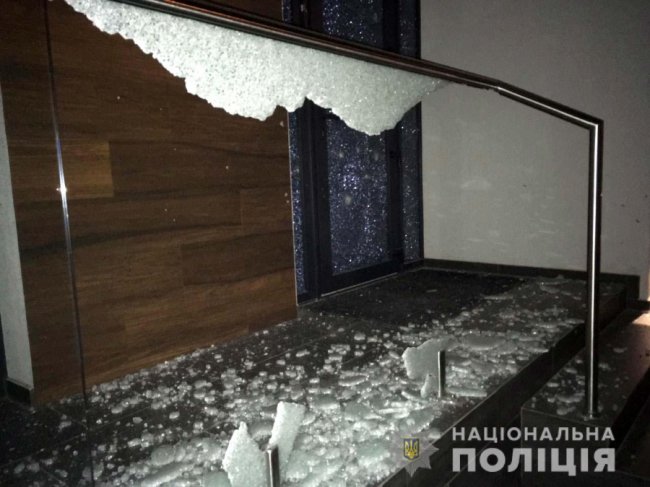 У будинок рівненського бізнесмена кинули гранату. ВІДЕО. ФОТО