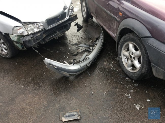 Аварія на Волині: позашляховик влупився у Volvo. ФОТО