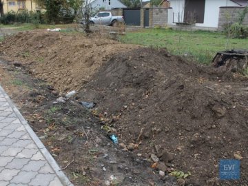 Мешканці Володимира воюють з підприємцем через нечистоти і сміття. ВІДЕО
