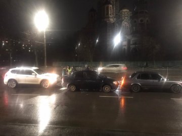 У Луцьку – ДТП: зіткнулися три автівки. ФОТО