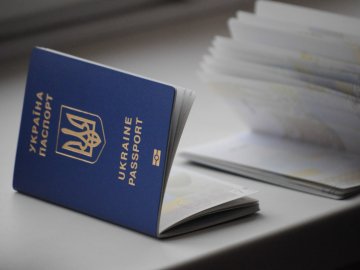 Розповіли про ситуацію з отриманням закордонних паспортів у Луцьку