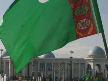 У Туркменістані заборонили слово «коронавірус» і штрафують за маски