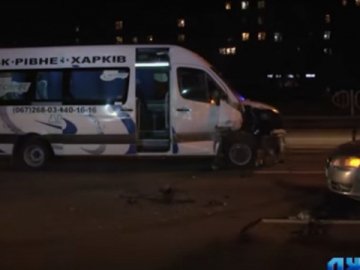 Луцька маршрутка потрапила в аварію у Києві