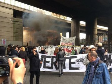 У Парижі сталися заворушення на акції проти Марін Ле Пен