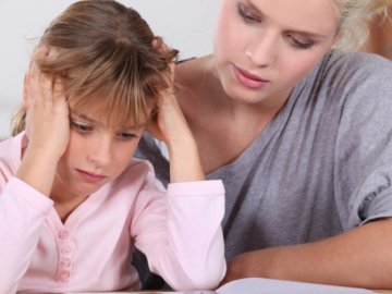 Чому не потрібно допомагати дитині робити домашні завдання