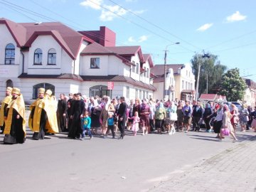 УПЦ (МП) влаштовує у Луцьку хресний хід