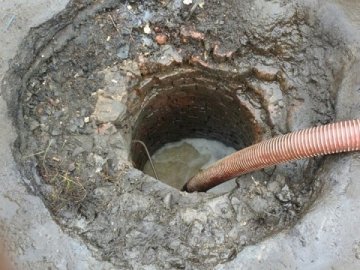 У Луцьку визначили єдине місце для зливів у каналізацію