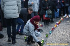 Луцьк пам'ятає: понад півтисячі небайдужих помолилися за жертв Голодомору. ФОТО