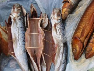В Україні - ще одна жертва ботулізму через в'ялену рибу