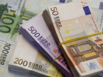 Долар і євро розпочали осінь із здорожчання: курс валют у Луцьку на 1 вересня
