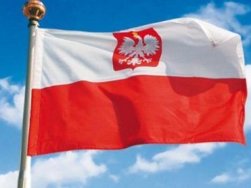 У Польщі за наругу над прапором судили українця