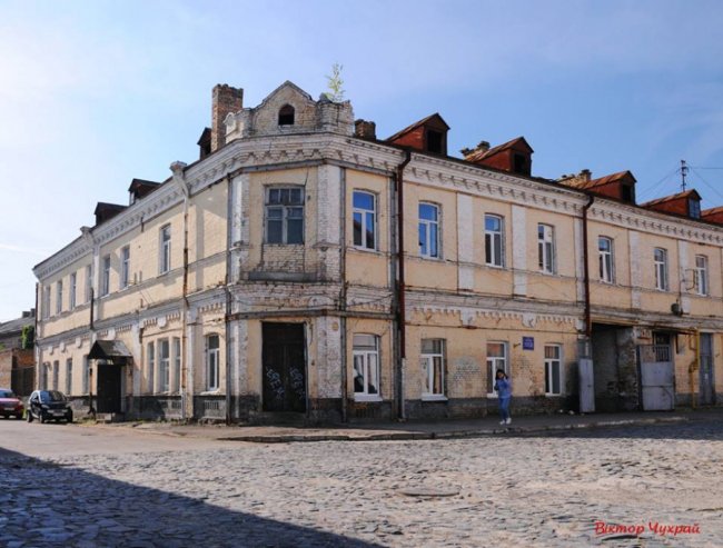 Фрагменти призабутих шедеврів: луцький фотограф показав красу старих будівель