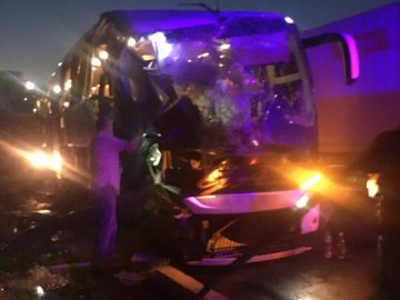 На Одещині зіткнулися рейсовий автобус та вантажівка: є загиблий та травмовані