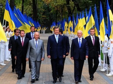 США розгляне можливість введеня санкцій до Януковича і його чиновників