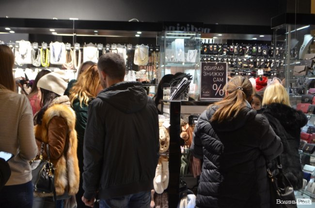 «Чорна п’ятниця» в ТРЦ «ПортCity». ФОТОРЕПОРТАЖ