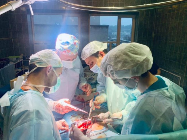 Серце і дві нирки: у львівській лікарні, яку очолив волинянин, за ніч зробили три трансплантації від одного донора