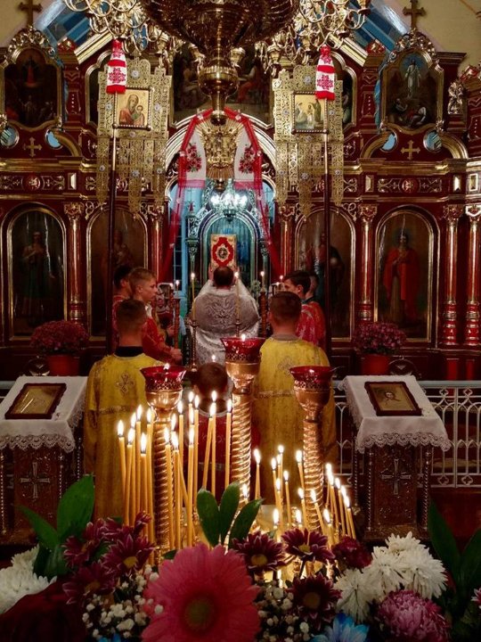 У селі на Волині помолилися перед мощами трьох святих. ФОТО