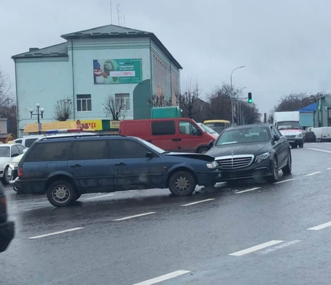 У центрі Володимира сталася аварія за участю авто депутата, – ЗМІ