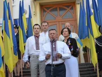 Іноземні делегати прибули на підняття прапора України у Луцьку. ФОТО
