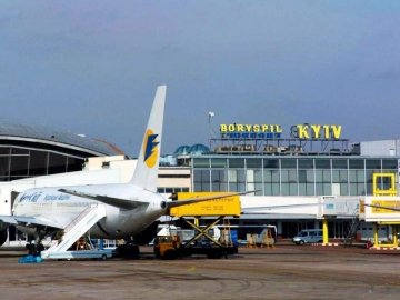 В українських аеропортах більше не буде звучати російська мова  