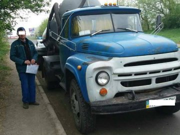 У Луцьку зловили вантажівку з «нелегальними» нечистотами