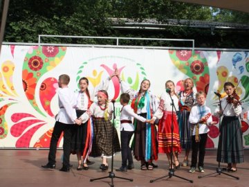 Луцький фольклорний колектив успішно виступив на міжнародному фестивалі у Болгарії