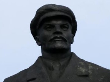 У Сєвєродонецьку звалили Леніна. ВІДЕО