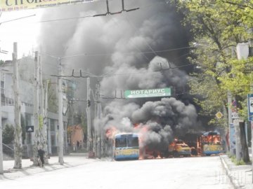 АТО у Краматорську: спалені автівки та клуби чорного диму. ФОТО