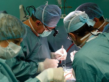 Волинські лікарі виконали ювілейну операцію на відкритому серці