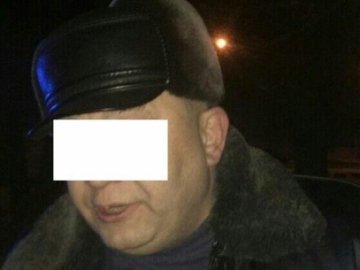 Волинський посадовець, який пʼяним бушував у поліції, ховається від преси
