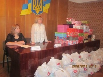 У Луцьку сім'ї мобілізованих в АТО отримали подарунки та продуктові набори. ФОТО