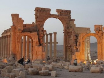 Бойовики ІДІЛ зруйнували один з найдавніших храмів в Пальмірі 