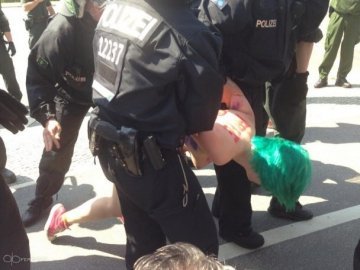FEMEN «напали» на Обаму. ФОТО. ВІДЕО