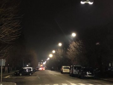 На одній із вулиць Луцька встановили нове освітлення. ФОТО 