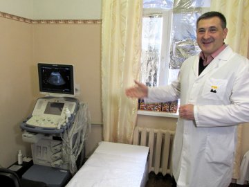 «Допомагати просто!»: лікарні Донеччини отримали медобладнання на 3 мільйони*