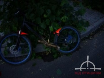 Біля «Майдану» машина збила підлітка на велосипеді