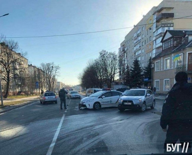 У Володимирі ‒ аварія за участю поліцейських. ФОТО 