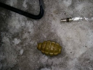 Маски та «фейкова» граната: подробиці затримання грабіжників у Луцьку