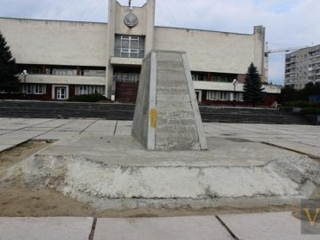 Свободівці підозрюють, що у Романюка «саботують» будівництво пам’ятника Степану Бандері
