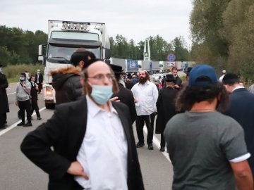 Сотні хасидів намагаються прорватися в Україну з Білорусі. ВІДЕО