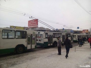 У Луцьку - затор з тролейбусів