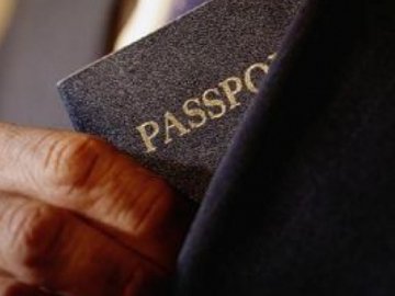 Депутати просять більше прав за дипломатичними паспортами 