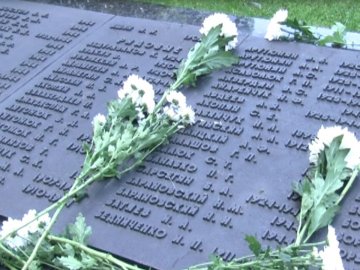 «Шукали десятиліттями»: четверо братів-вірменів знайшли могилу дядька у Луцьку