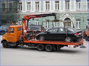 В Україні дозволили евакуацію авто, які заважають руху