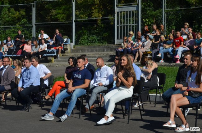 Волинським чемпіонам до Дня спорту подарували три квартири. ФОТО