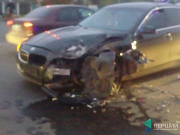 Аварія в Луцьку: вирване колесо та розтрощене крило. ФОТО