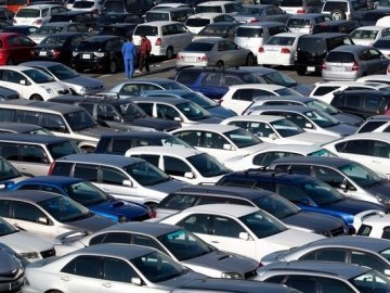 Продажі вживаних автомобілів впали на 86%