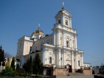 Луцькрада просить священників скасувати служби в церквах міста