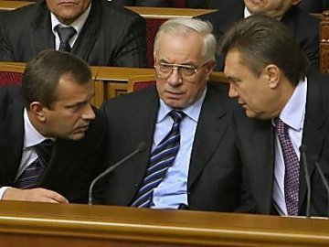Янукович і Ко стали громадянами Росії