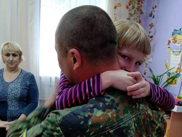 Волинські поліцейські провідали дітей в інтернаті на Донбасі. ФОТО